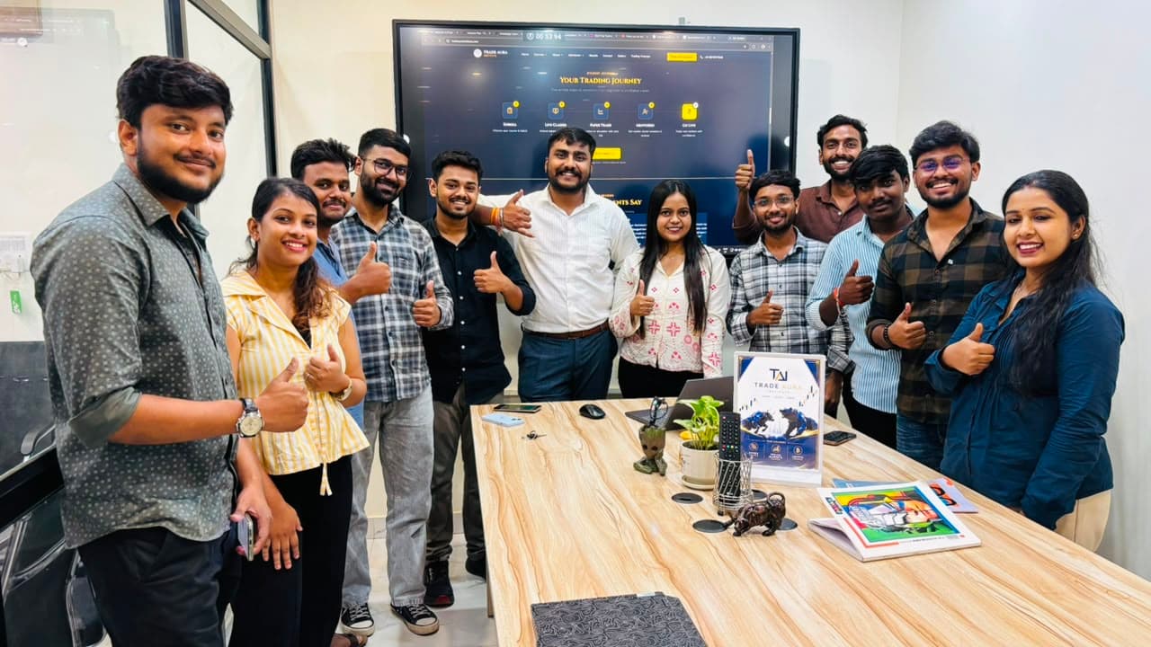 Group photo of TradeAura students wearing tricolor badges on Independence Day